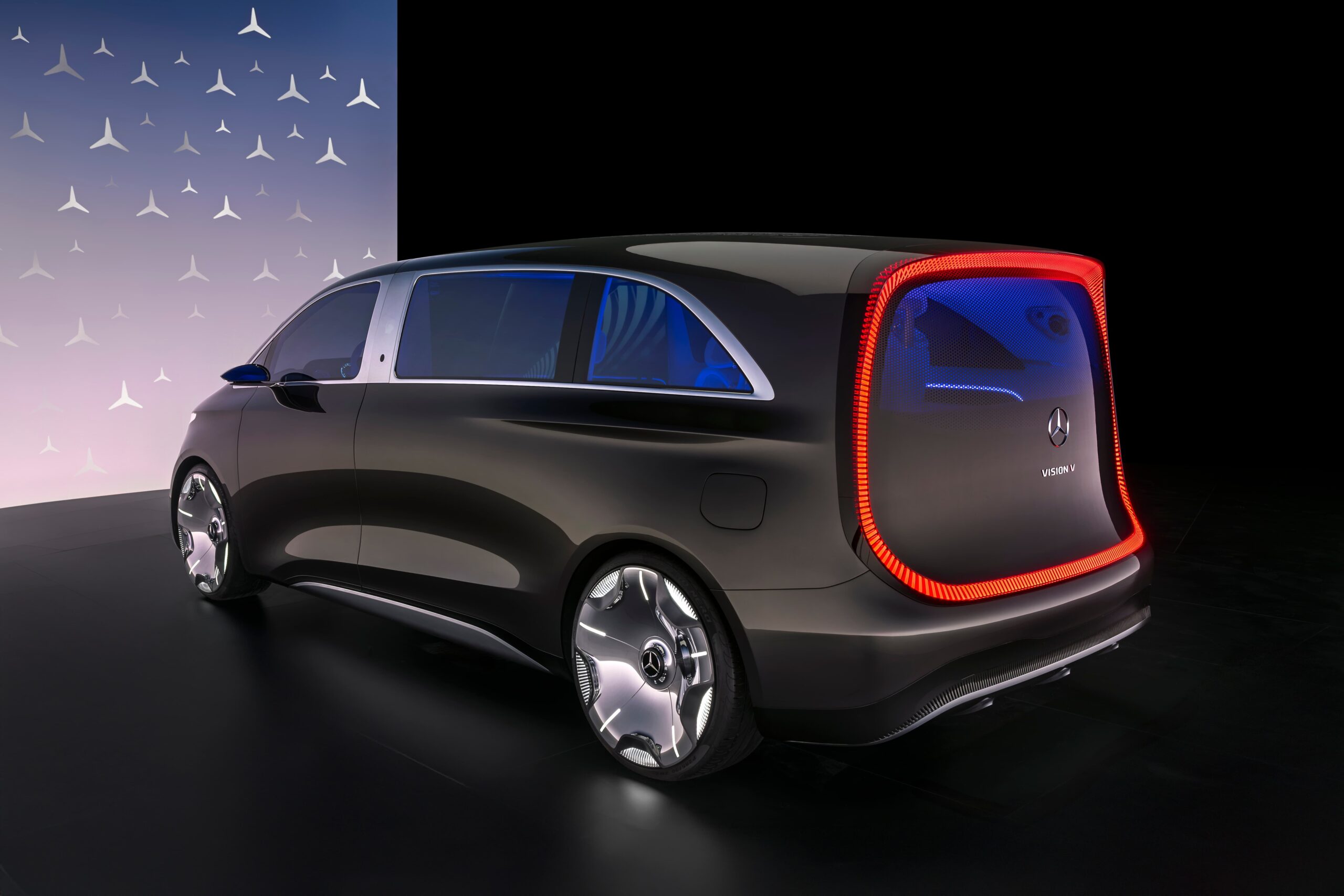 Mercedes-Benz Vision V Concept Geleceğe Işık Tutuyor Mercedes-Benz Vision V Concept Geleceğe Işık Tutuyor
