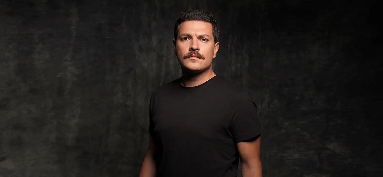 Mehmet Turgut: “Dünya Yıkılsa Gülümseyip Geçerim” Mehmet Turgut: “Dünya Yıkılsa Gülümseyip Geçerim”
