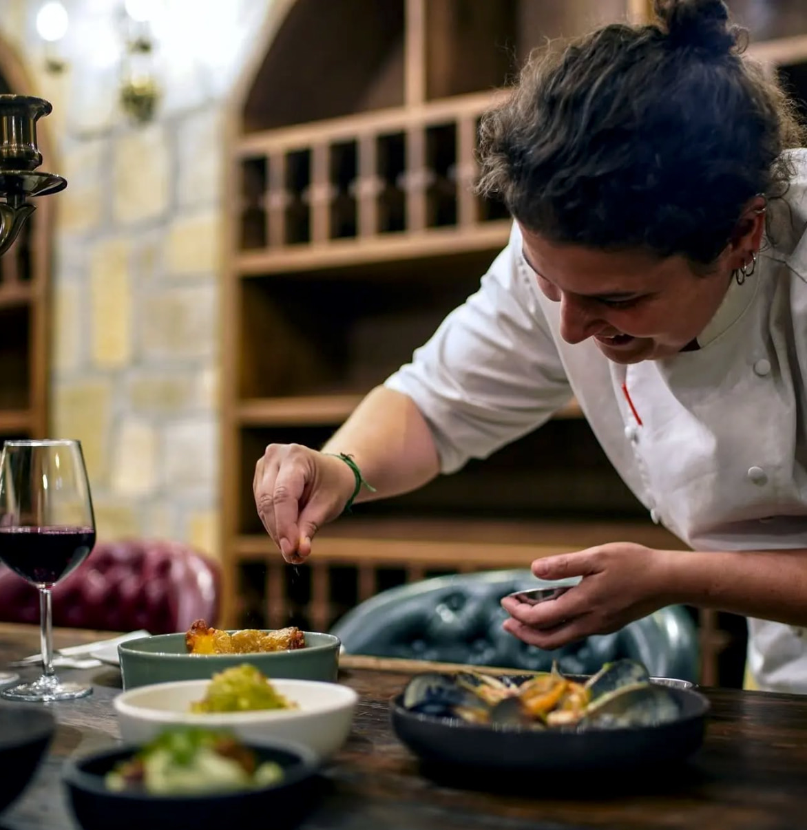 Şef Tamar Bal: Rakının Yanında Hatıra, Topiğin İçinde Hikâye
