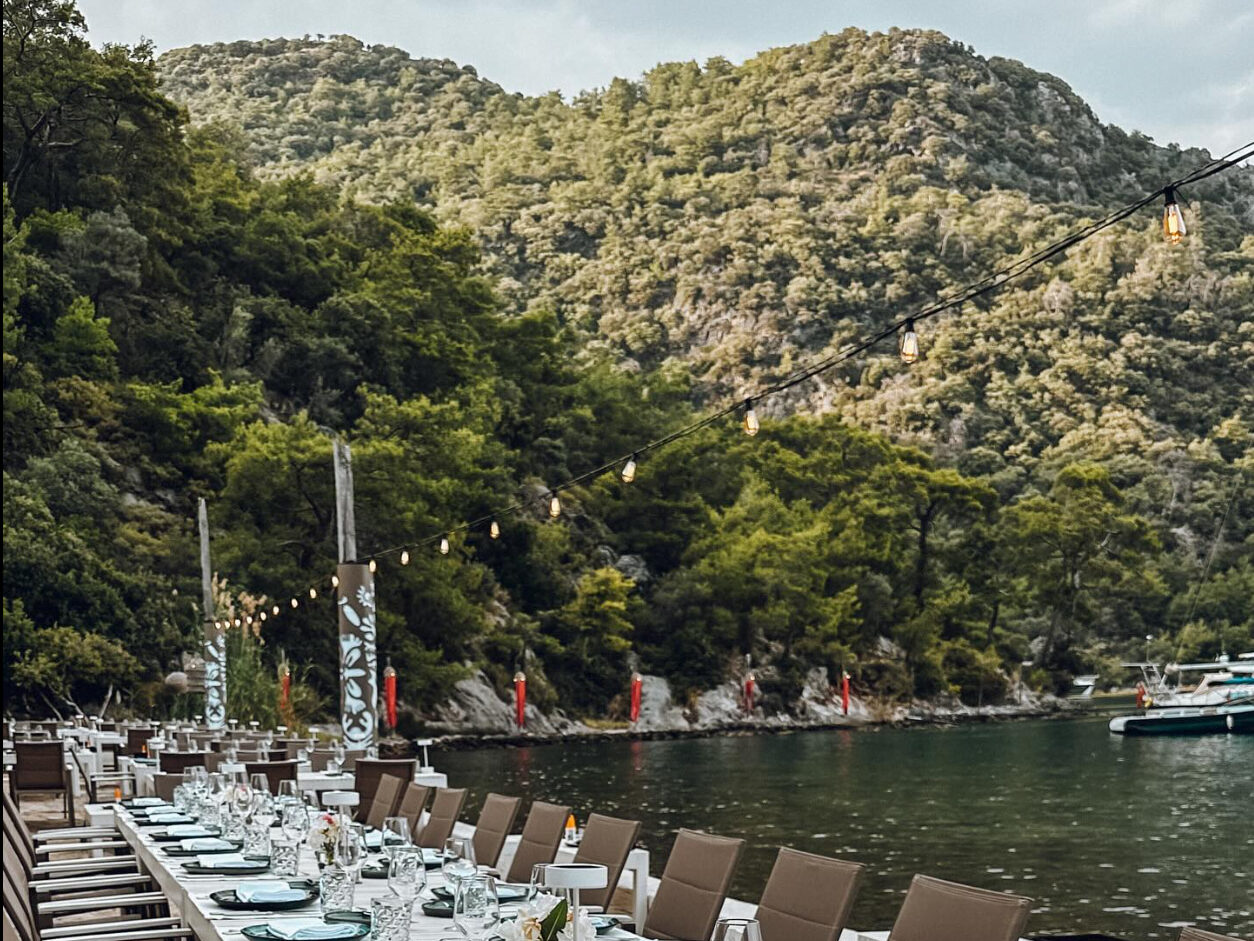 10 Restaurants That You Can Dock Your Boat