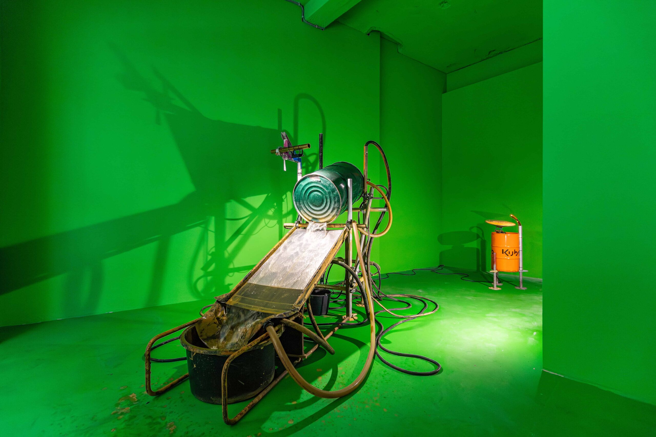 18. İstanbul Bienali’nde Mutlaka Görmeniz Gereken Sanatçılar 18. İstanbul Bienali’nde Mutlaka Görmeniz Gereken Sanatçılar