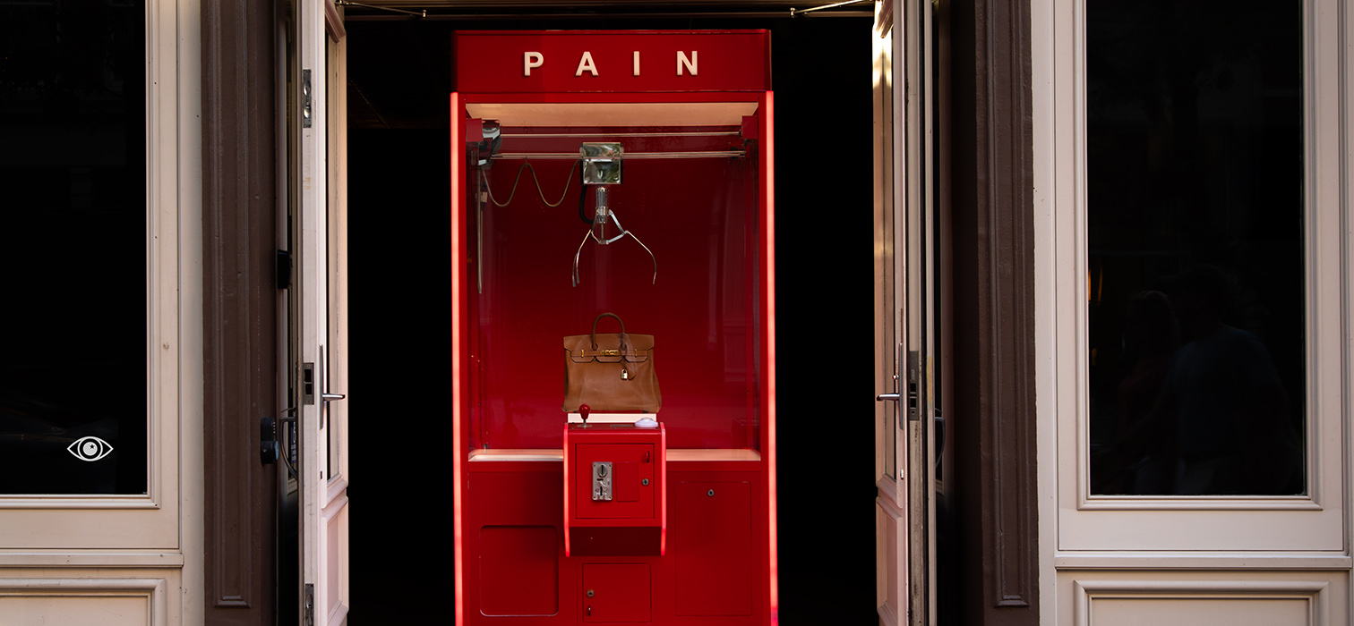 PAIN: New York’un Statü Takıntısının Acımasız Aynası