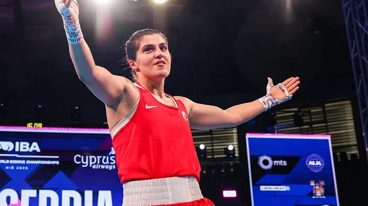 Tarihe Geçmiş Türk Kadın Sporcular Tarihe Geçmiş Türk Kadın Sporcular