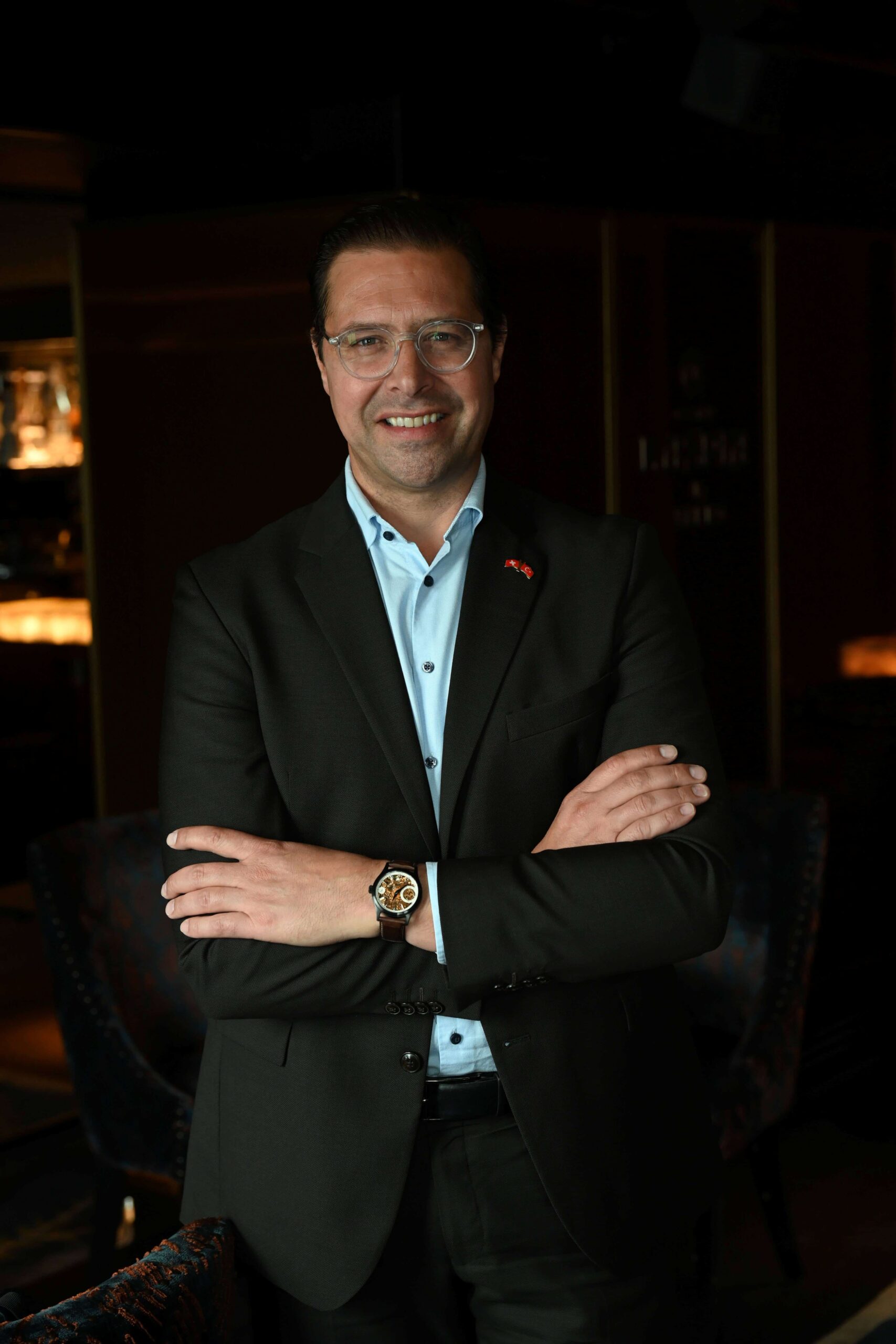 Adrien Genier: “Cenevre’de Saat, Kim Olduğunuzu Simgeler” Adrien Genier: “Cenevre’de Saat, Kim Olduğunuzu Simgeler”