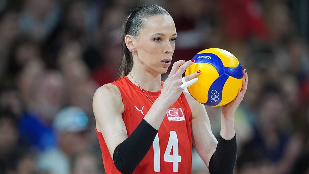 Tarihe Geçmiş Türk Kadın Sporcular Tarihe Geçmiş Türk Kadın Sporcular