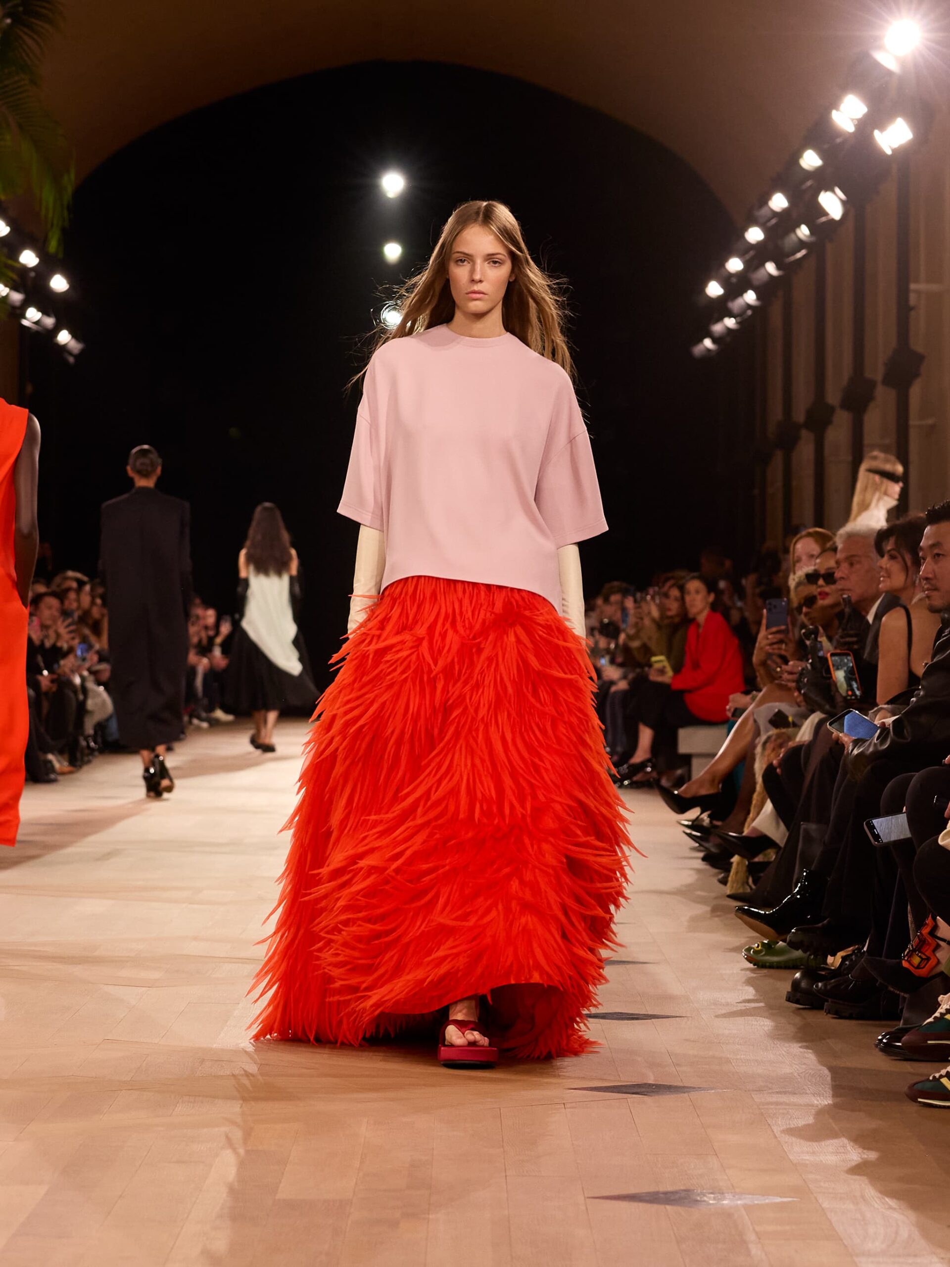 Zamansız Bir Konuşma: Paris Moda Haftası İlkbahar Yaz 2026