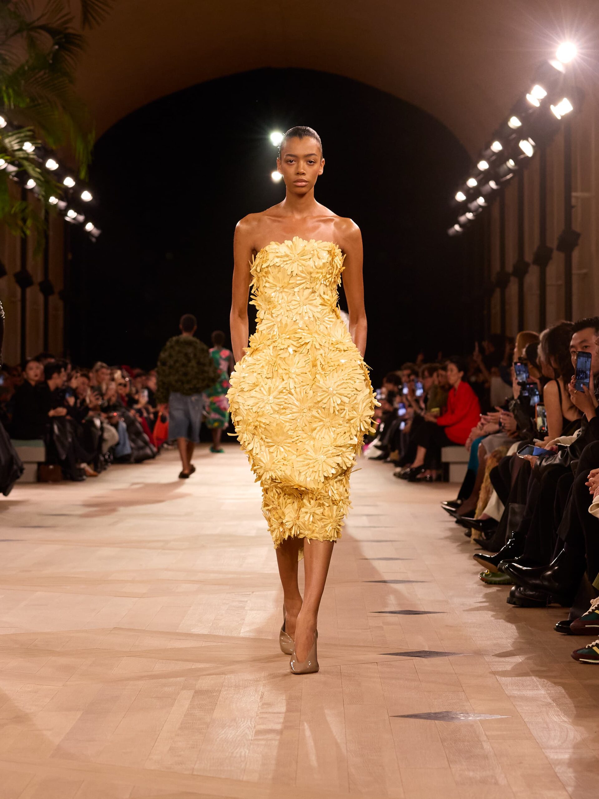 Zamansız Bir Konuşma: Paris Moda Haftası İlkbahar Yaz 2026