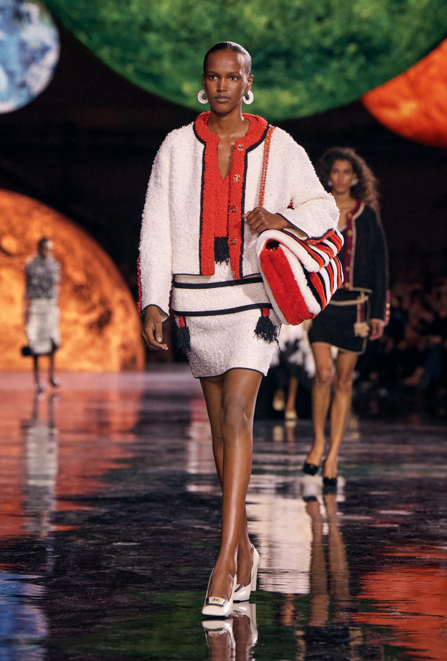 Zamansız Bir Konuşma: Paris Moda Haftası İlkbahar Yaz 2026