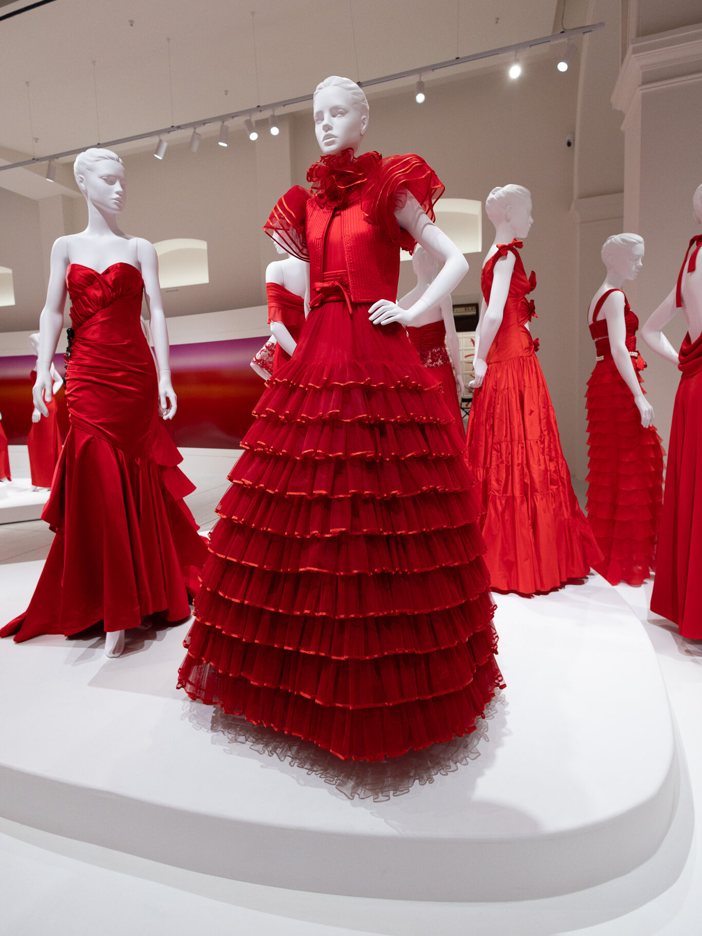 Zamansız, Cesur, İkonik: Valentino Kırmızısının Yolculuğu