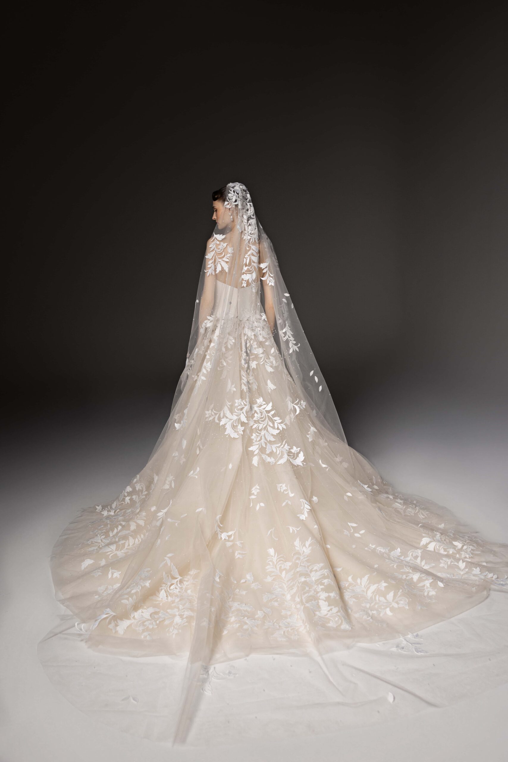 Bir Nefeslik Sonsuzluk: Georges Hobeika 2026 Sonbahar Gelinlikleri