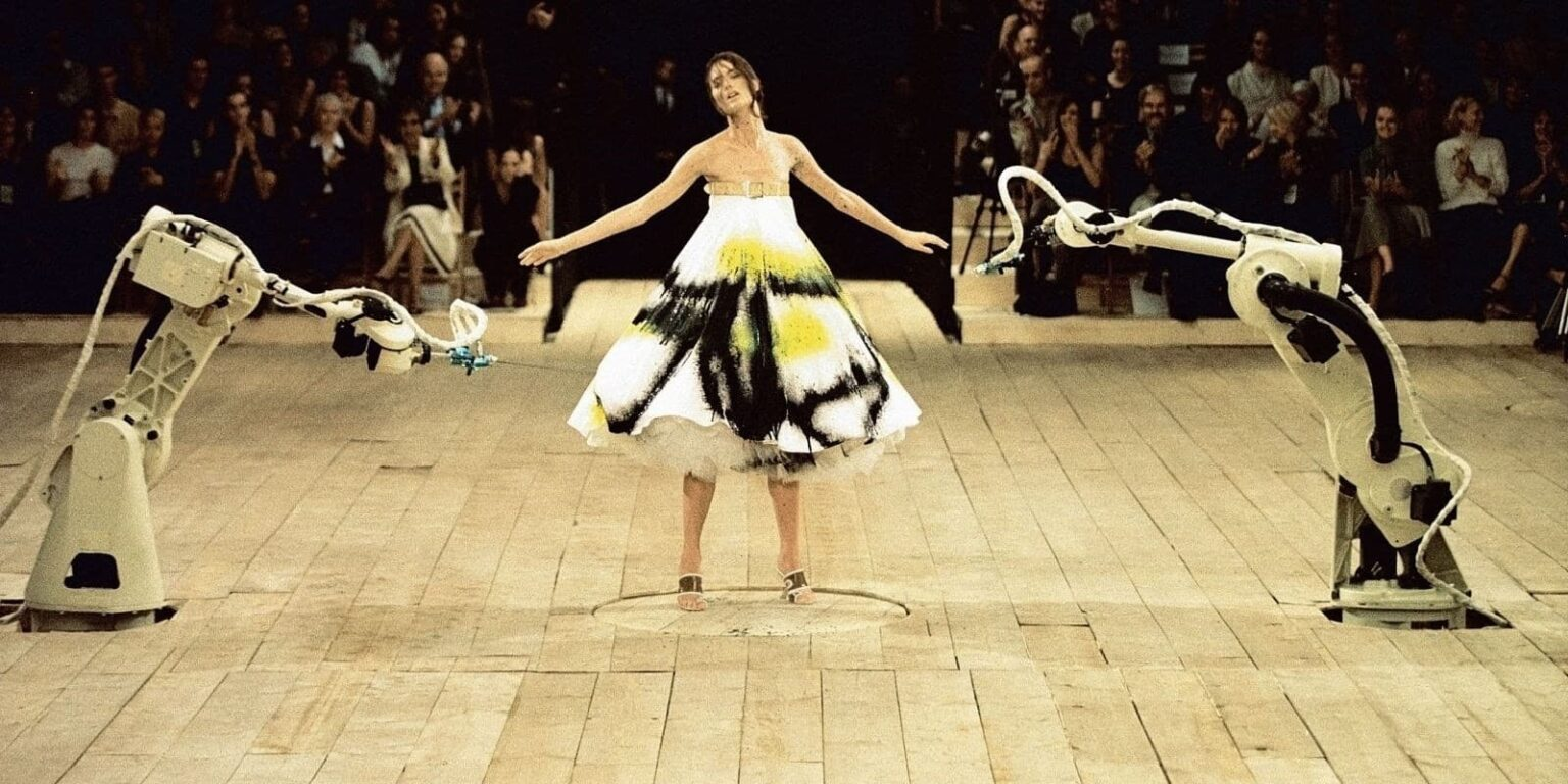 The 100-Year History of the Catwalk - Saatolog.com.tr