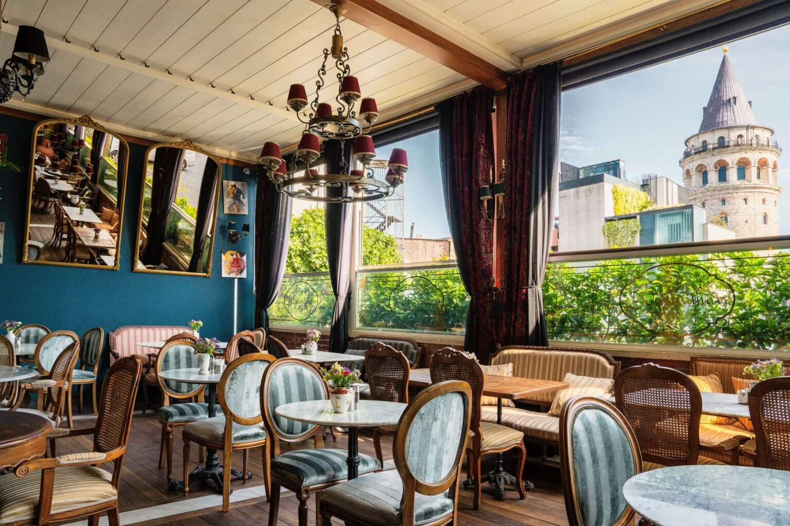 Istanbul Hotels Famous For Their Historic Buildings