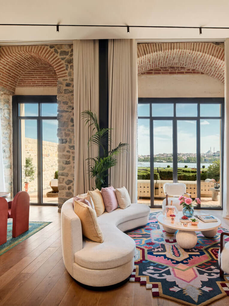 Tarihi Binalarıyla Ünlü İstanbul Otelleri Tarihi Binalarıyla Ünlü İstanbul Otelleri