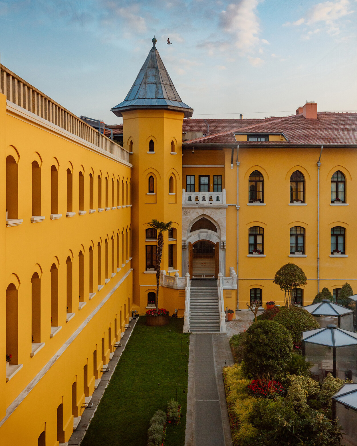 Tarihi Binalarıyla Ünlü İstanbul Otelleri Tarihi Binalarıyla Ünlü İstanbul Otelleri