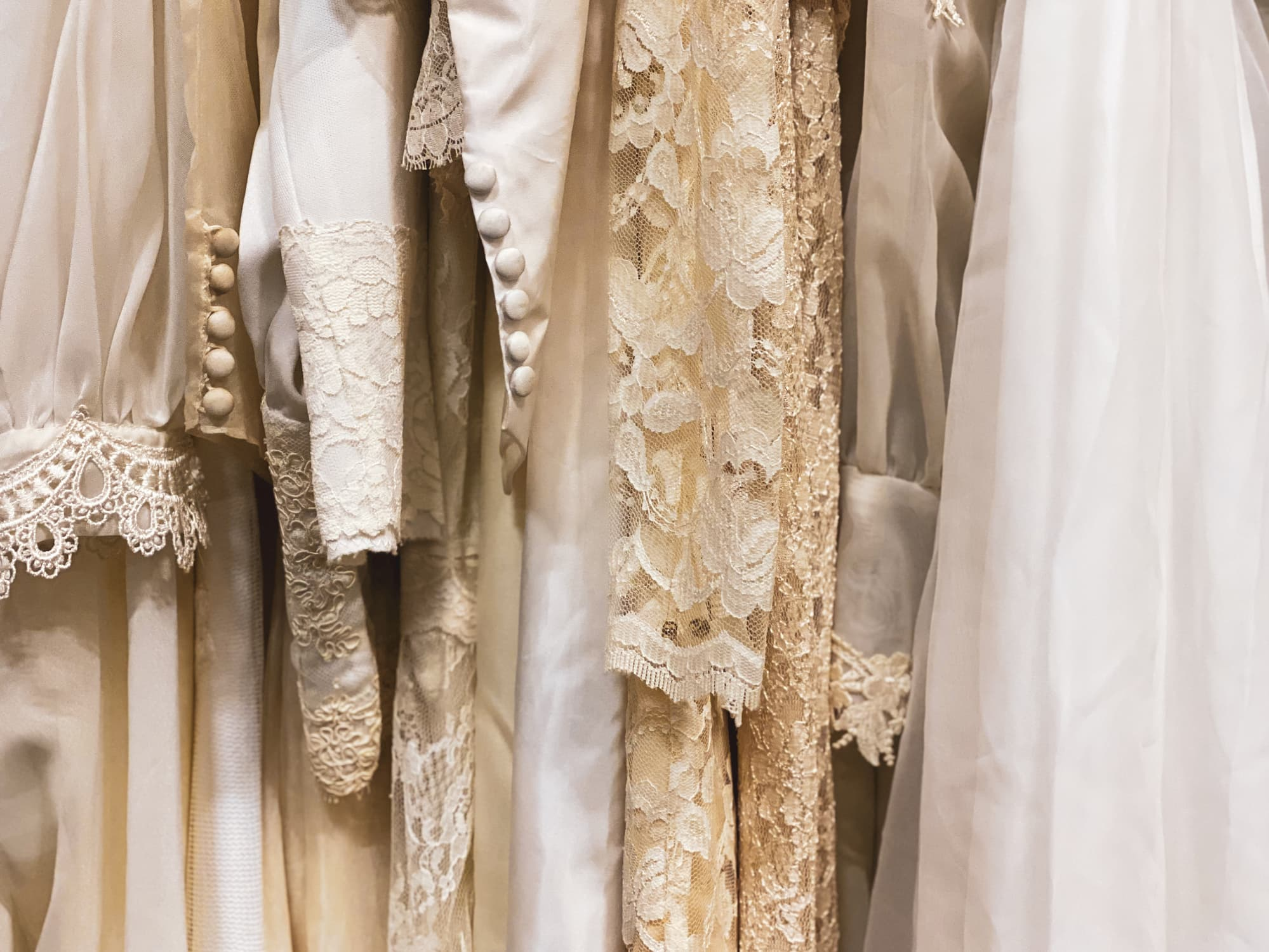 Lace’s New Interpretation: Feminine Details in Modern Silhouettes Lace’s New Interpretation: Feminine Details In Modern Silhouettes