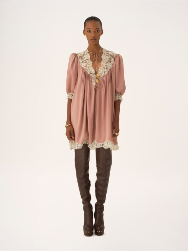 Lace’s New Interpretation: Feminine Details in Modern Silhouettes Lace’s New Interpretation: Feminine Details In Modern Silhouettes