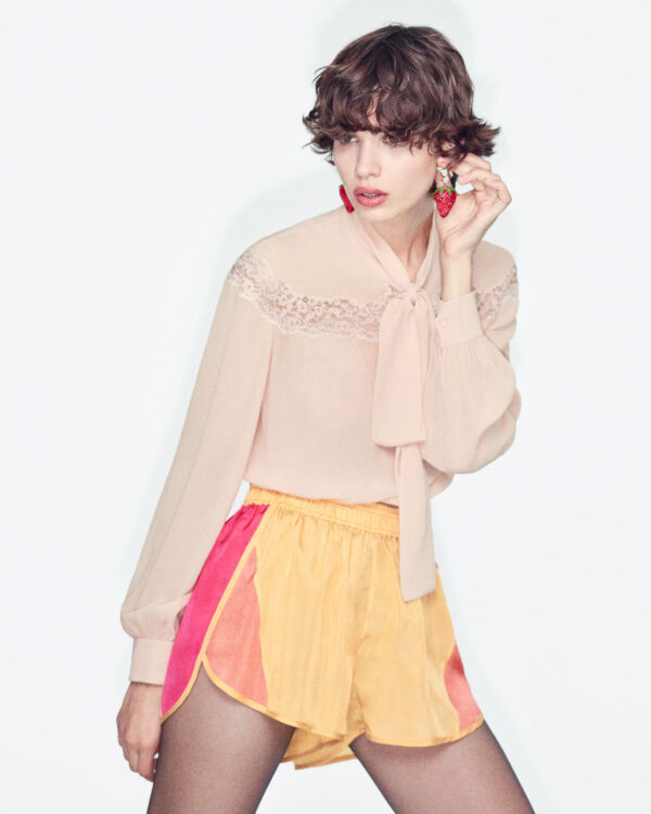 Lace’s New Interpretation: Feminine Details in Modern Silhouettes Lace’s New Interpretation: Feminine Details In Modern Silhouettes