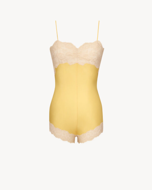 Lace’s New Interpretation: Feminine Details in Modern Silhouettes Lace’s New Interpretation: Feminine Details In Modern Silhouettes